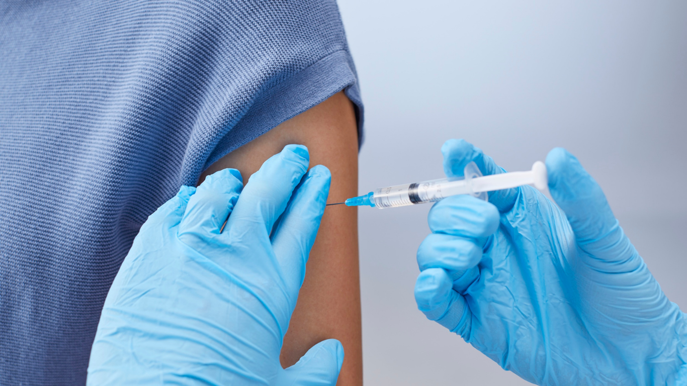 Vacinação contra a gripe segue disponível para toda a população!